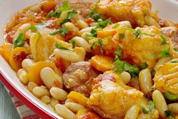Feijoada de Bacalhau. Receita de Portugal. Faça Agora feijão branco e bacalhau misturado