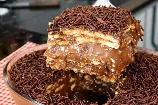 Pavê de Brigadeiro Cremoso de Dar Água na Boca Pavê de Brigadeiro Cremoso de Dar Água na Boca