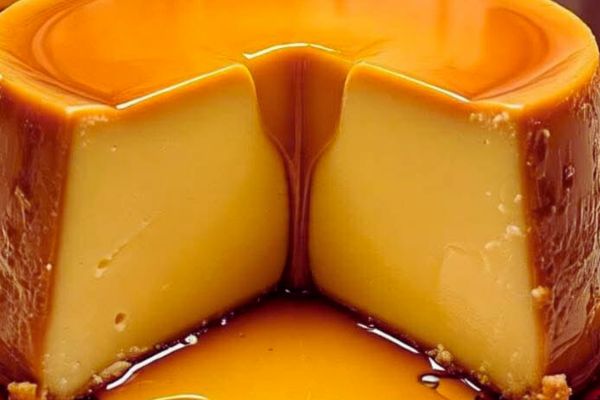 Pudim de 4 Leites para a sua Sobremesa de Domingo pedaço de pudim