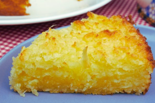 pedaço de bolo de aipim